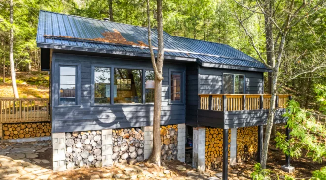 5K for this charming Haliburton cottage with a 200-foot private shoreline