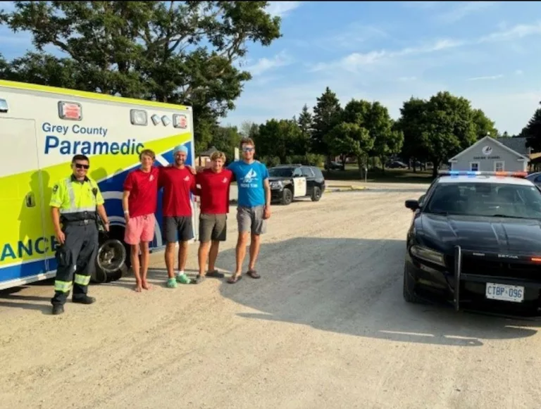 Bystanders save woman from sinking car in Meaford harbour