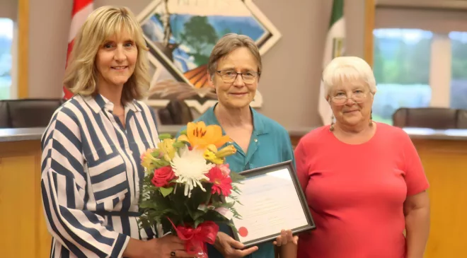 Danuta Valleau receives provincial award for volunteer efforts