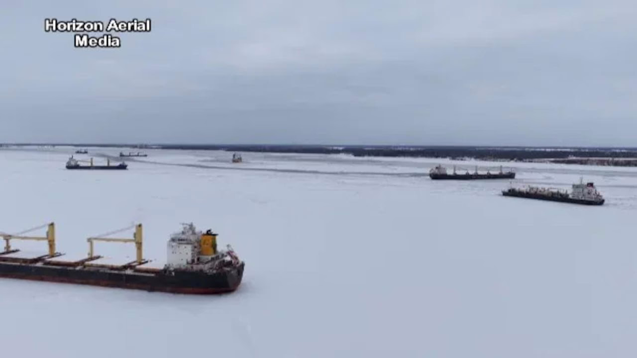 St. Lawrence Seaway records latest seasonal closing since 1959