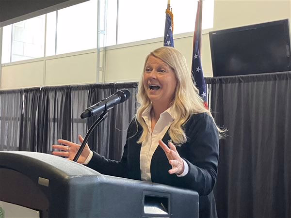 Northwest Ohio is the 'gateway to birding nirvana,' advocate tells Rotarians